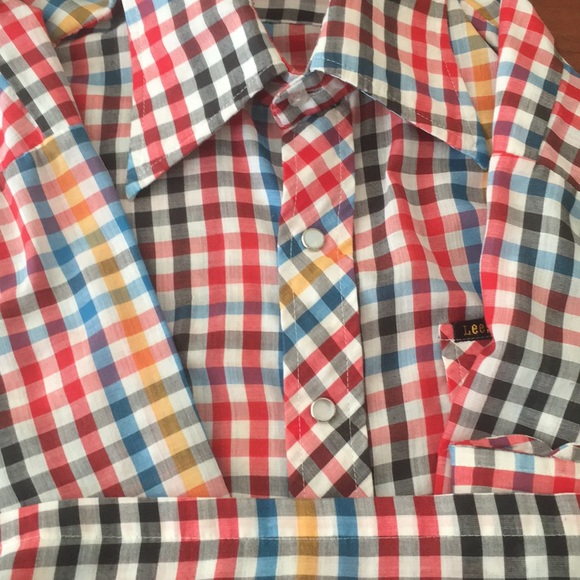 Lee button down w/ butterfly collar - Picture 4 of 4